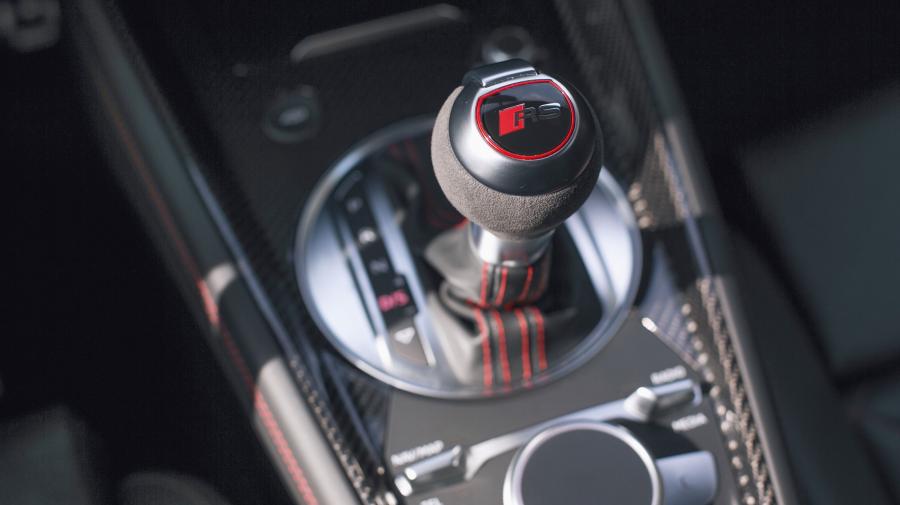 Детали интерьера Audi TT RS Coupe (8S) 2017 года  (NA) (фото 33 из 36)